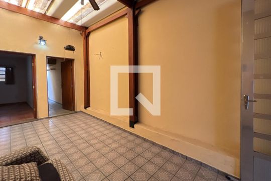 Garagem de casa à venda com 3 quartos, 250m² em Vila Nova Conceição, São Paulo