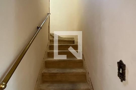 Escada de casa à venda com 3 quartos, 250m² em Vila Nova Conceição, São Paulo