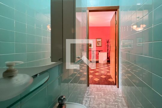 Lavabo de casa à venda com 3 quartos, 250m² em Vila Nova Conceição, São Paulo