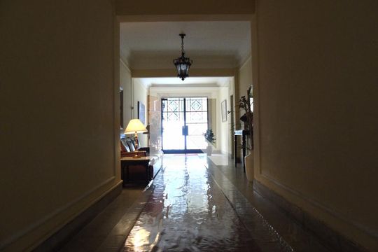 Hall de entrada de apartamento à venda com 2 quartos, 100m² em Laranjeiras, Rio de Janeiro