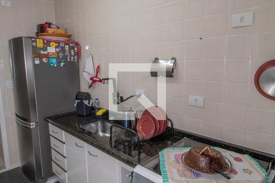 Cozinha  de apartamento à venda com 2 quartos, 60m² em Vila Tolstoi, São Paulo