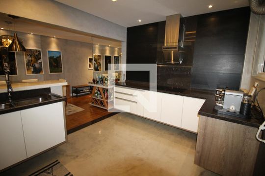 Cozinha de apartamento à venda com 2 quartos, 107m² em Mooca, São Paulo