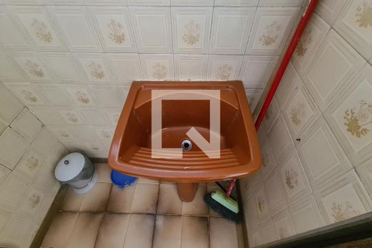 Banheiro / tanque de apartamento para alugar com 1 quarto, 35m² em Quintino Bocaiuva, Rio de Janeiro