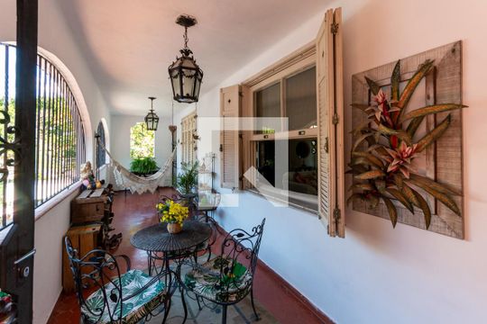 Casa à venda com 4 quartos, 480m² em Grajau, Rio de Janeiro