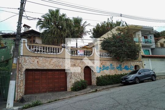 Fachada de casa para alugar com 4 quartos, 1100m² em Vila Comercial, São Paulo