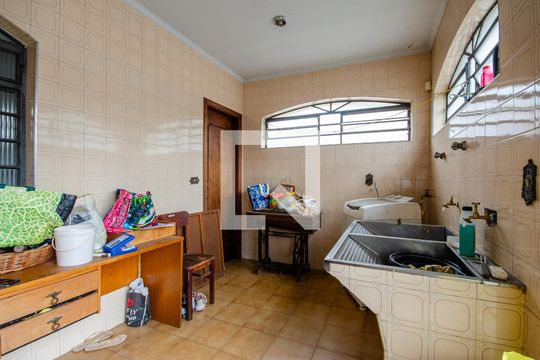 Área de serviço de casa para alugar com 4 quartos, 1100m² em Vila Comercial, São Paulo