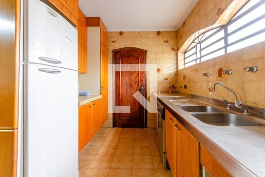 Cozinha de casa para alugar com 4 quartos, 1100m² em Vila Comercial, São Paulo
