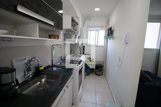 Cozinha de apartamento para alugar com 2 quartos, 47m² em Ramos, Rio de Janeiro