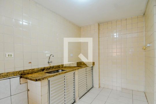 Cozinha de apartamento à venda com 2 quartos, 58m² em Vila Galvão, Guarulhos