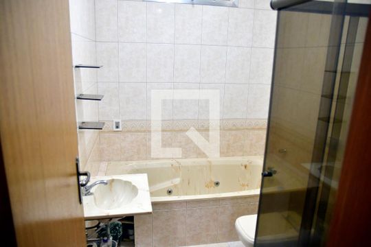 Banheiro da Suíte 1 de apartamento para alugar com 2 quartos, 89m² em Santa Cecilia, São Paulo