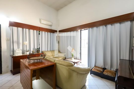 Casa à venda com 3 quartos, 198m² em Lapa, São Paulo