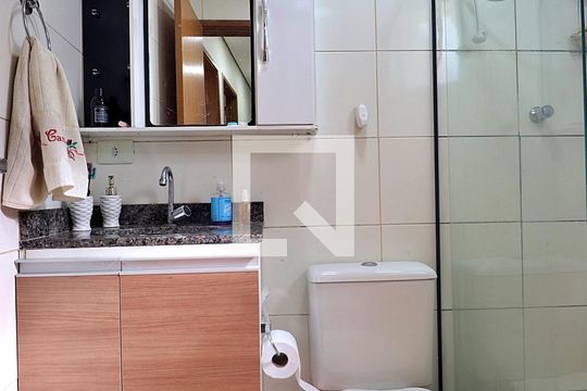 Banheiro de apartamento à venda com 2 quartos, 90m² em Vila Alto de Santo André, Santo André