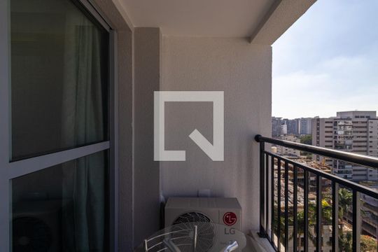 Varanda de kitnet/studio à venda com 1 quarto, 31m² em Indianópolis, São Paulo