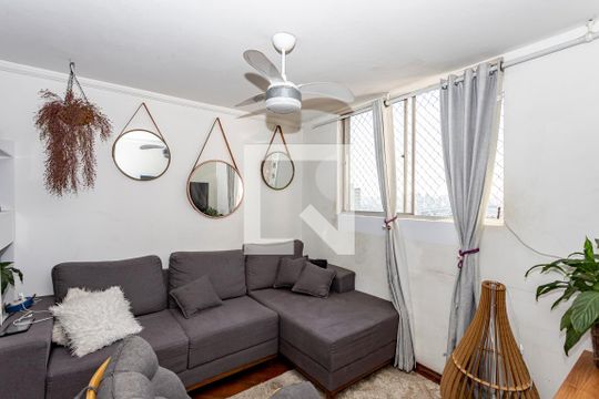 Sala de apartamento para alugar com 2 quartos, 52m² em Vila Heliopolis, São Paulo