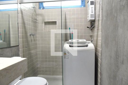 Banheiro de kitnet/studio à venda com 1 quarto, 59m² em Humaitá, Rio de Janeiro
