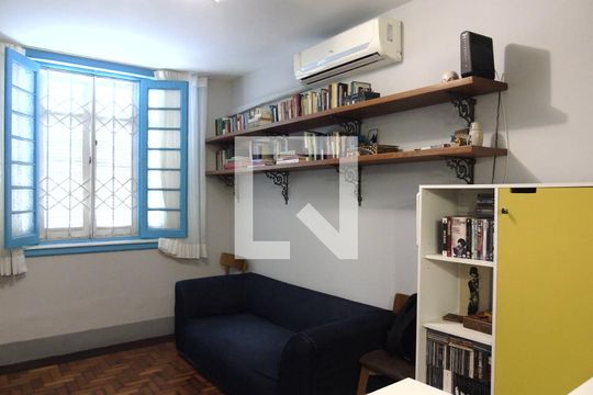 Quarto/Sala de kitnet/studio à venda com 1 quarto, 59m² em Humaitá, Rio de Janeiro
