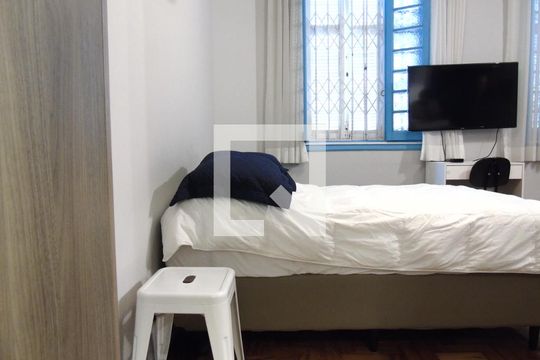 Quarto/Sala de kitnet/studio à venda com 1 quarto, 59m² em Humaitá, Rio de Janeiro