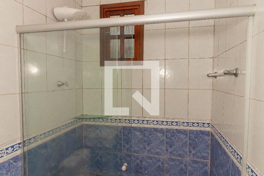 Banheiro de casa à venda com 2 quartos, 150m² em Vila Nova, Novo Hamburgo