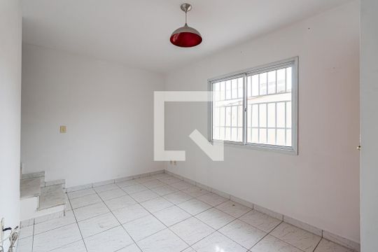 Sala de casa de condomínio para alugar com 2 quartos, 75m² em Vila Matilde, São Paulo