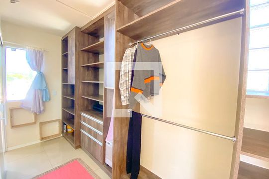 Quarto de apartamento para alugar com 1 quarto, 38m² em Cachoeira do Bom Jesus Leste, Florianópolis