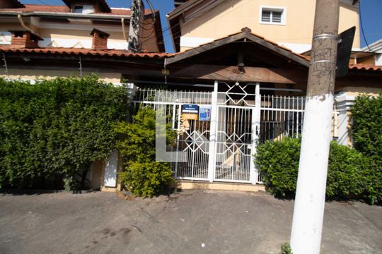 Fachada de casa de condomínio à venda com 4 quartos, 190m² em Parque Imperial, São Paulo