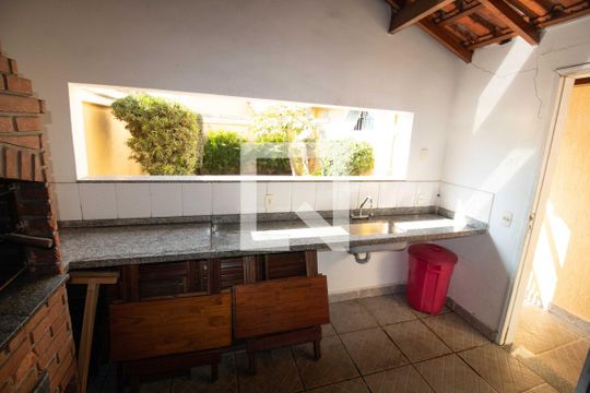 Área Externa de casa de condomínio à venda com 4 quartos, 190m² em Parque Imperial, São Paulo