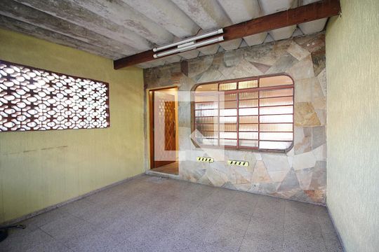Garagem de casa para alugar com 2 quartos, 110m² em Planalto, São Bernardo do Campo