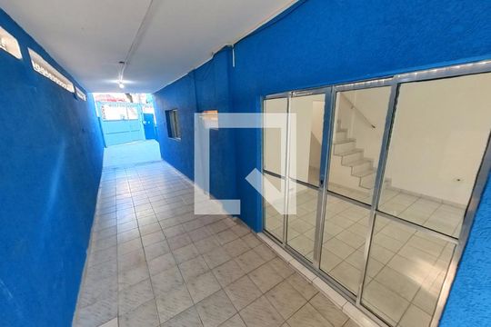 Corredor Entrada de casa à venda com 4 quartos, 152m² em Vila Zat, São Paulo