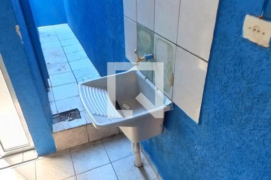Lavanderia de casa à venda com 4 quartos, 152m² em Vila Zat, São Paulo