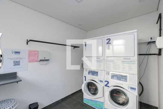 Área comum de apartamento para alugar com 2 quartos, 54m² em Parque Maria Helena, São Paulo