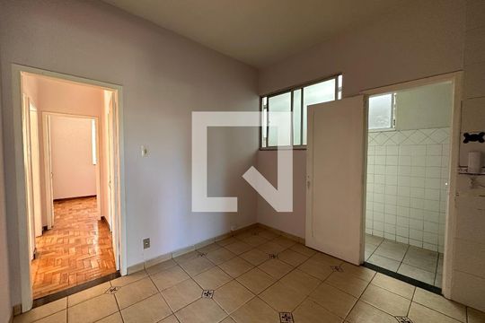 Cozinha de apartamento à venda com 3 quartos, 90m² em Santo Antônio, Belo Horizonte