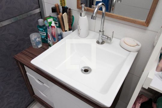 Banheiro de apartamento à venda com 1 quarto, 49m² em Santa Efigênia, São Paulo