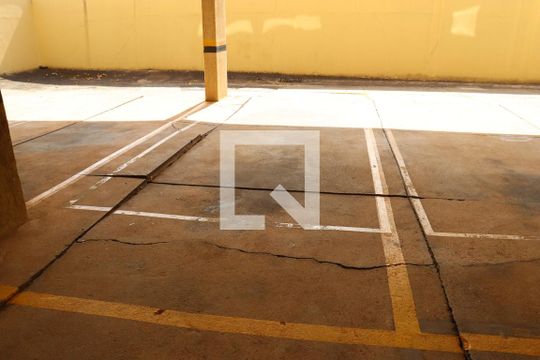 Garagem de apartamento para alugar com 2 quartos, 80m² em Cambuí, Campinas
