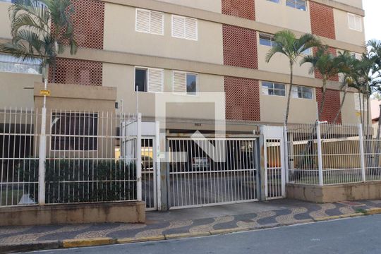 Fachada e portaria de apartamento para alugar com 2 quartos, 80m² em Cambuí, Campinas