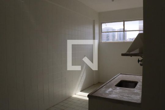 Cozinha de apartamento para alugar com 2 quartos, 80m² em Cambuí, Campinas