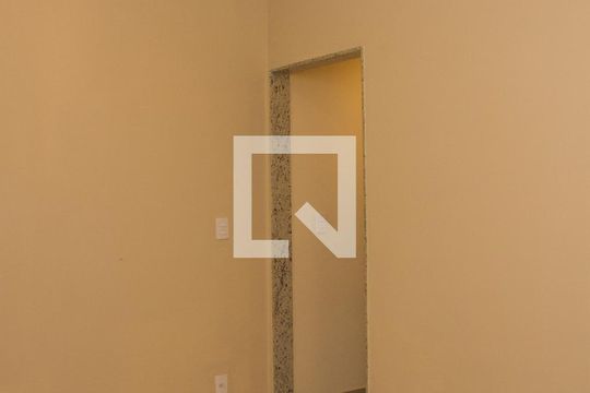 Sala de casa à venda com 3 quartos, 300m² em Piedade, Rio de Janeiro
