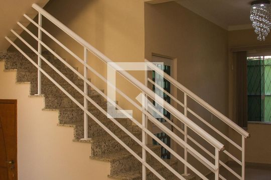Sala de casa à venda com 3 quartos, 300m² em Piedade, Rio de Janeiro