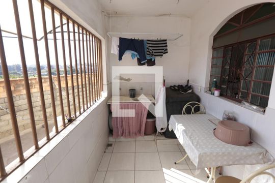 Área de Serviço de casa à venda com 3 quartos, 860m² em Novo Eldorado, Contagem