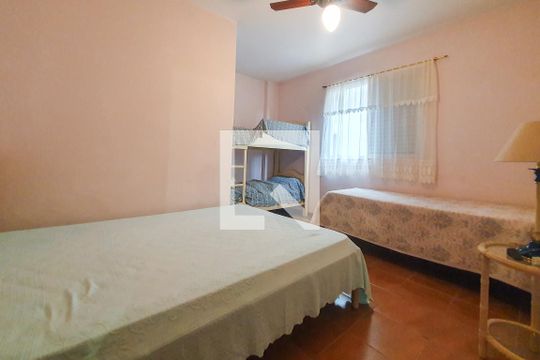 Quarto 1 de apartamento para alugar com 1 quarto, 40m² em Parque Enseada, Guarujá
