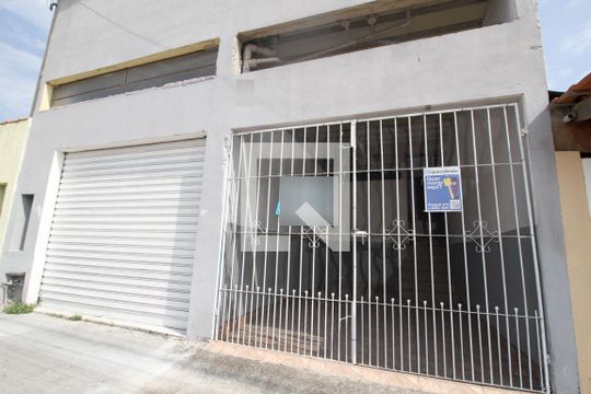 Fachada de kitnet/studio para alugar com 1 quarto, 153m² em Jardim Santa Madre Paulina, Sorocaba