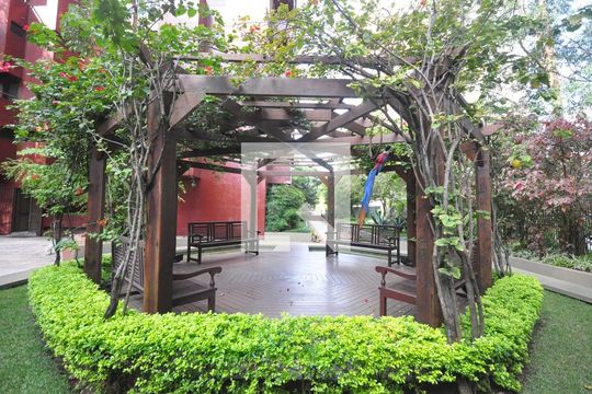 Jardim de apartamento à venda com 2 quartos, 96m² em Jardim Londrina, São Paulo