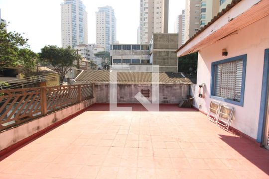 Varanda de casa à venda com 4 quartos, 120m² em Santa Teresinha, São Paulo