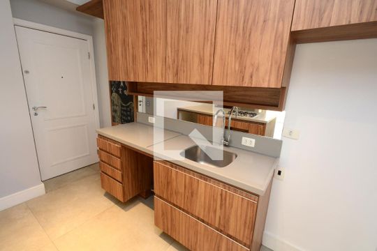 Cozinha de apartamento à venda com 4 quartos, 330m² em Vila Sofia, São Paulo