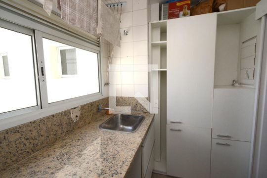 Área de Serviço de apartamento à venda com 4 quartos, 330m² em Vila Sofia, São Paulo
