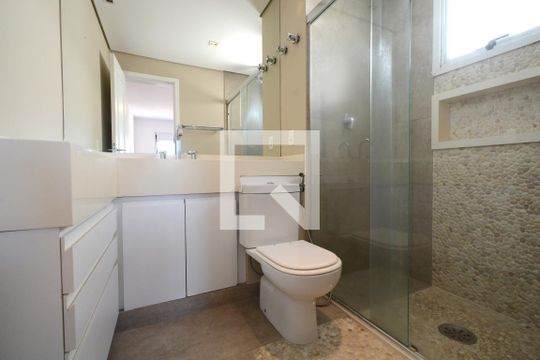 Banheiro da Suíte de apartamento à venda com 4 quartos, 330m² em Vila Sofia, São Paulo