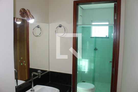 Banheiro de apartamento à venda com 3 quartos, 120m² em Bandeirantes, Contagem