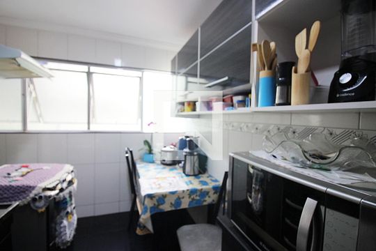 Cozinha de apartamento à venda com 2 quartos, 60m² em Taboão, São Bernardo do Campo