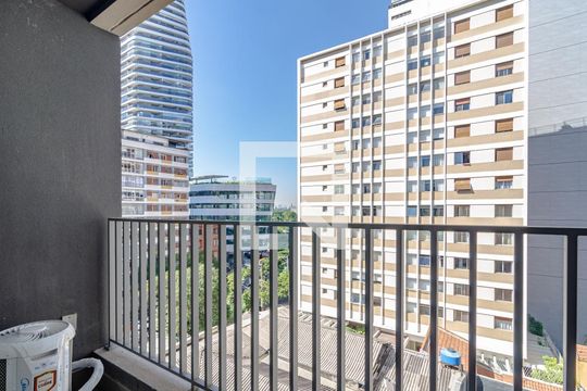 Varanda de kitnet/studio para alugar com 1 quarto, 21m² em Jardim Paulistano, São Paulo