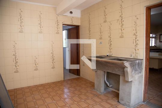 Área de Serviço de casa à venda com 5 quartos, 450m² em Centro, Osasco
