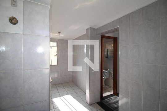 Cozinha e Área de Serviço de apartamento à venda com 2 quartos, 57m² em Vila Sílvia, São Paulo